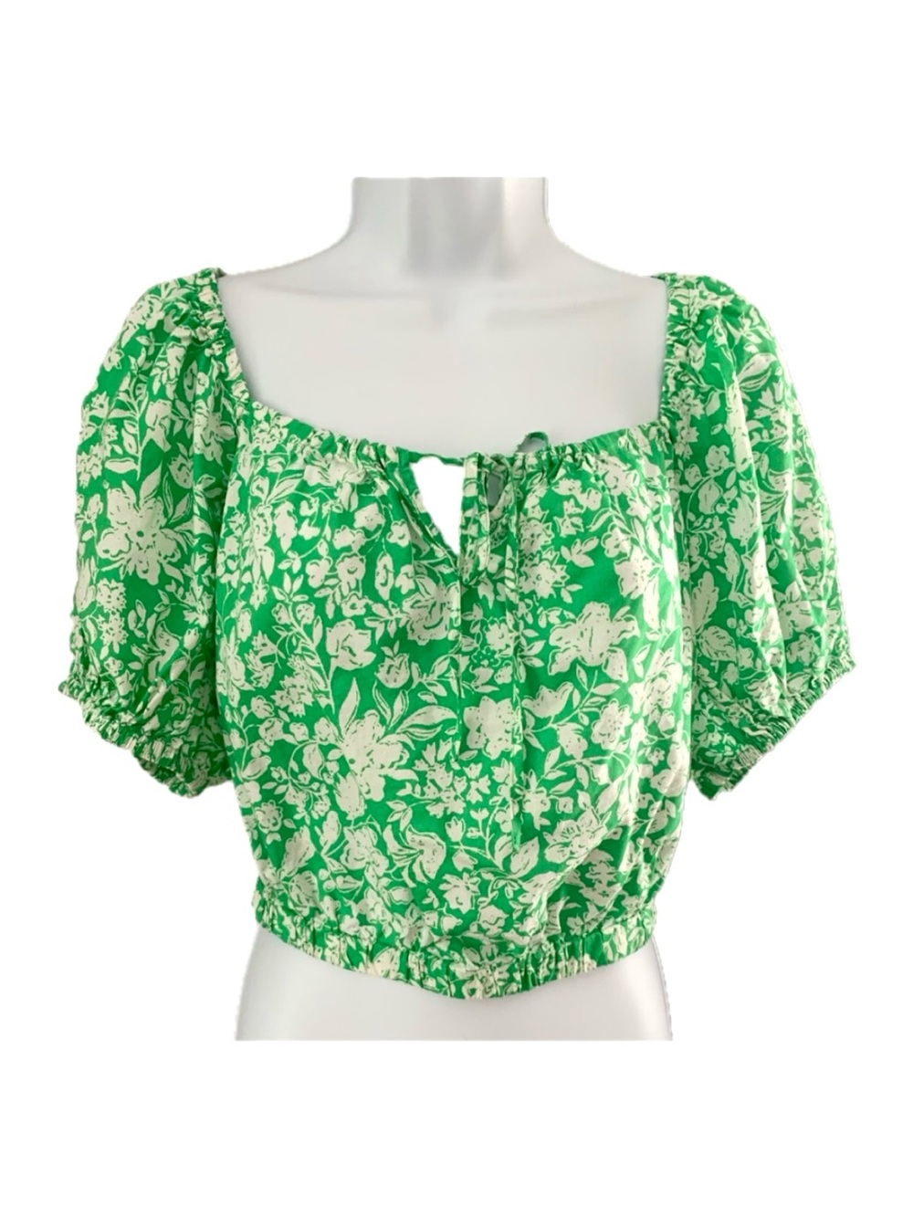 NWOT - Universal Thread Green & White Puff Sleeve Floral Crop Top
